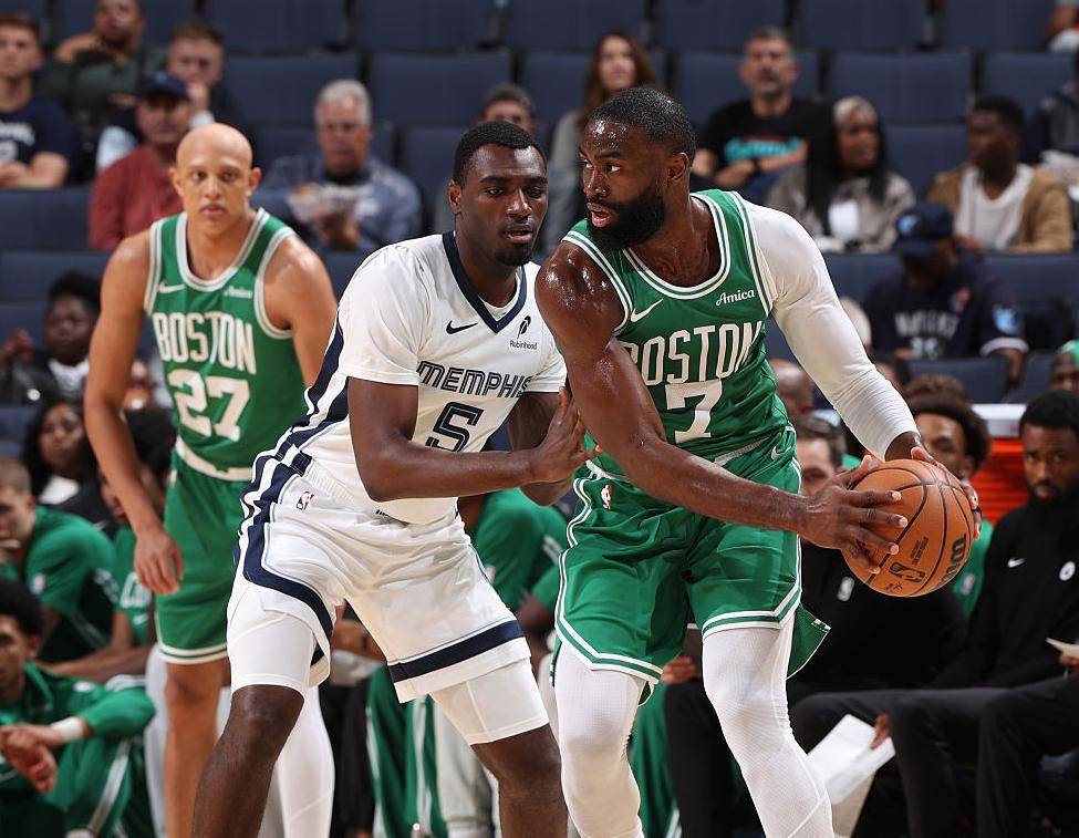 凯尔特人险胜吉林队，伦纳德状态火热