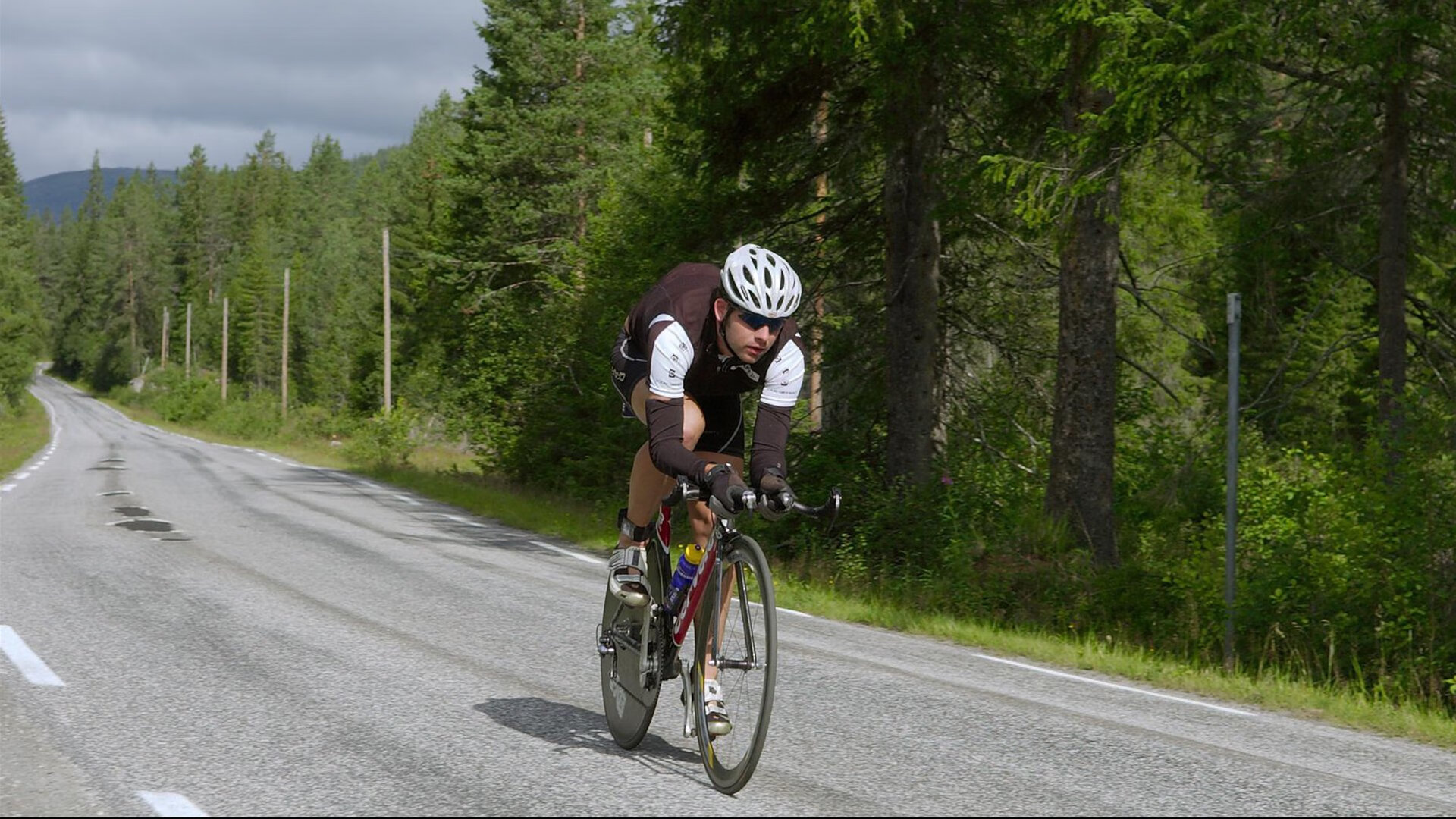 绿茵场上的文明对话，伊拉克对阵莱比锡红牛，李刚仁关键进球定乾坤