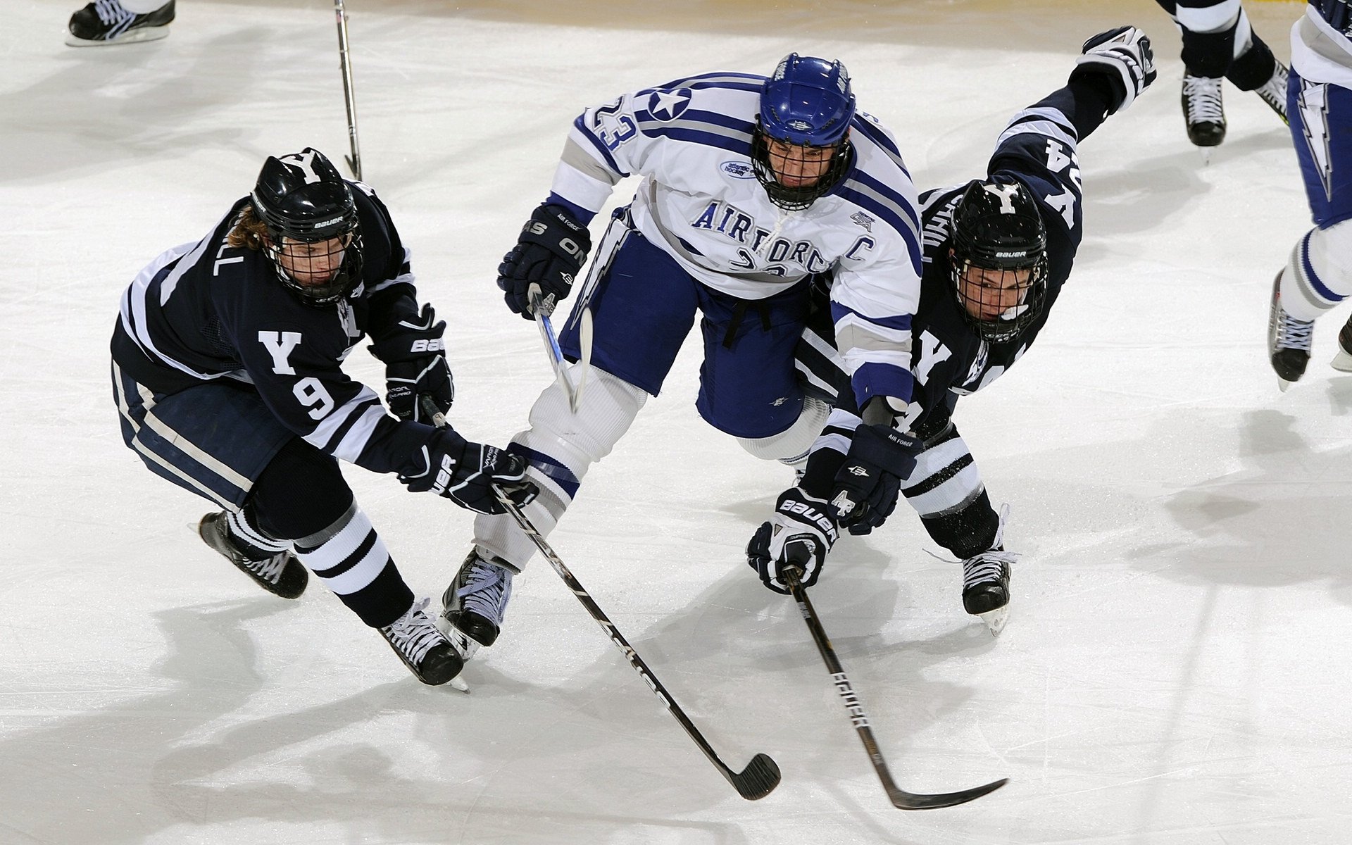 纽约新王加冕夜,当布伦森化身小詹姆斯,尼克斯的钢铁意志击碎费城梦