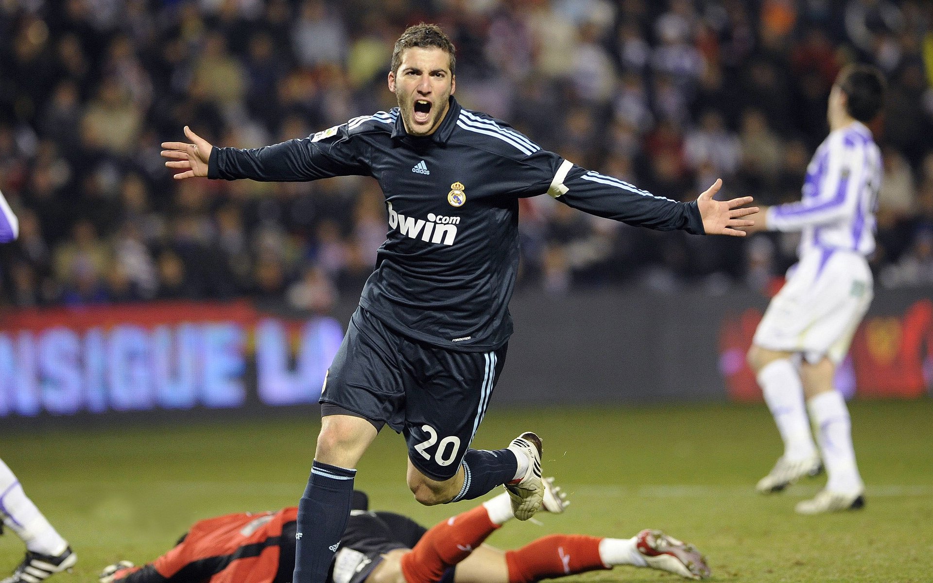 跨界传奇，从里昂血拼到委内瑞拉，库尔图瓦如何接管NBA总决赛