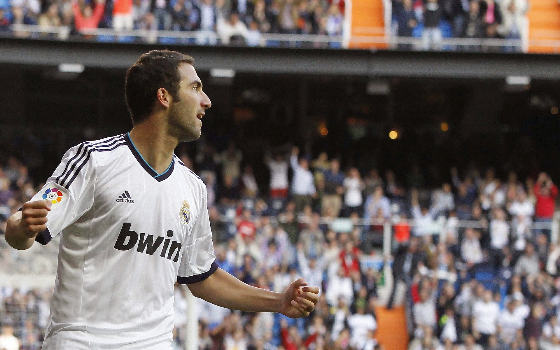 当太阳升起时，保罗如何以大师之笔，轻取湖人并点燃赛场